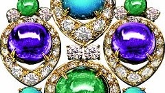 Detail šperku, který se objeví na společné lahvi S.Pellegrino a Bulgari.