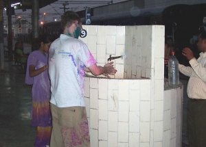 Indie 2005 - Marně ze sebe na nádraží smývám barvy ze svátku Holi